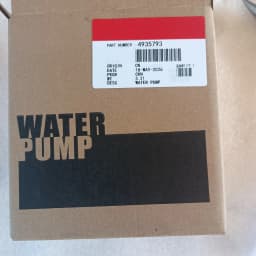 Водяной насос Cummins 4BT/6BT 4935793 фото 1
