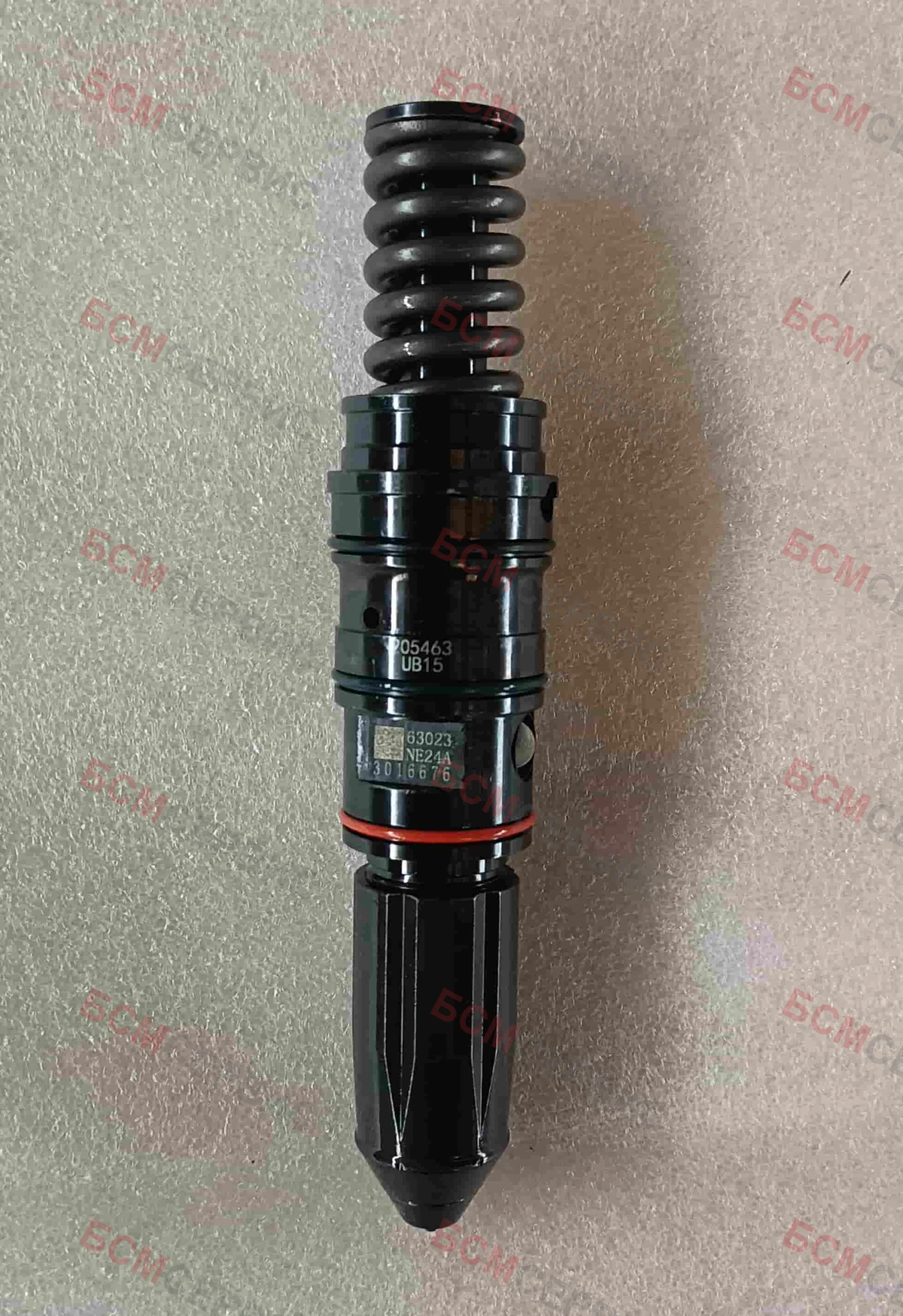 Форсунка топливная Cummins KTA19, 3016676 3001485 фото 2